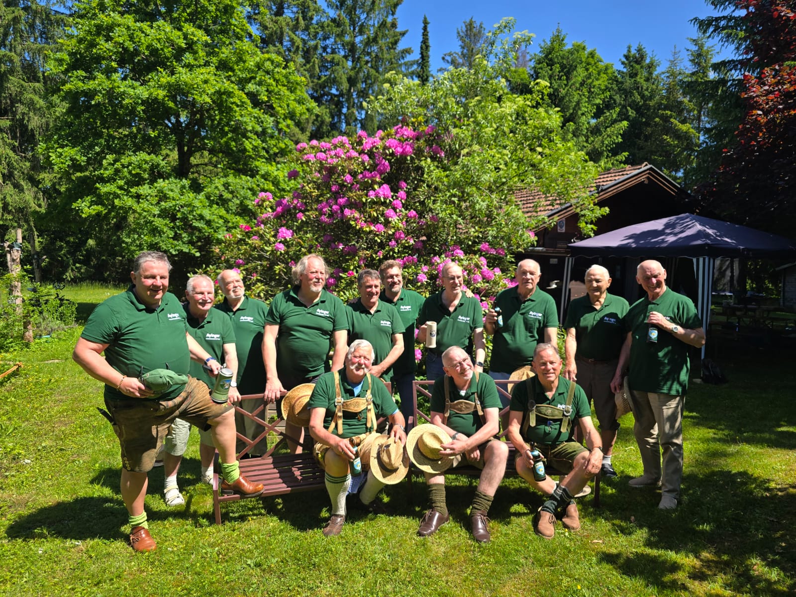 Der Sängerkreis Ottobrunn in grün